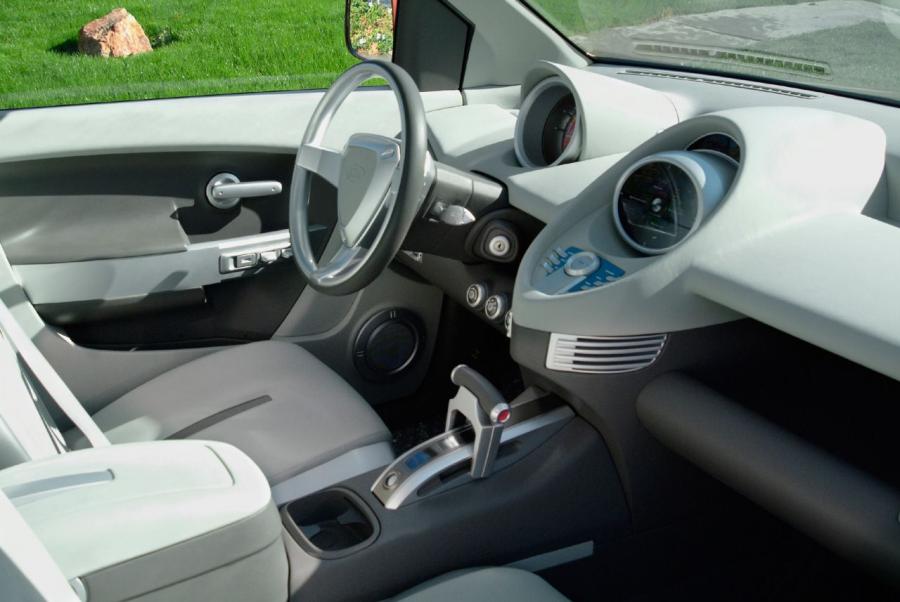  Kia KCV IV Mojave Concept 2004 года  (фото 24 из 29)